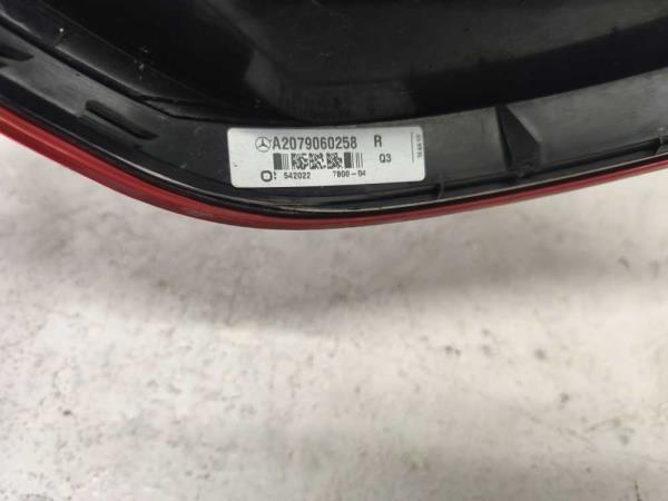 FEU ARRIERE DROIT MERCEDES E CLASSE COUPE C207 2009-04/2013 - Vue 3